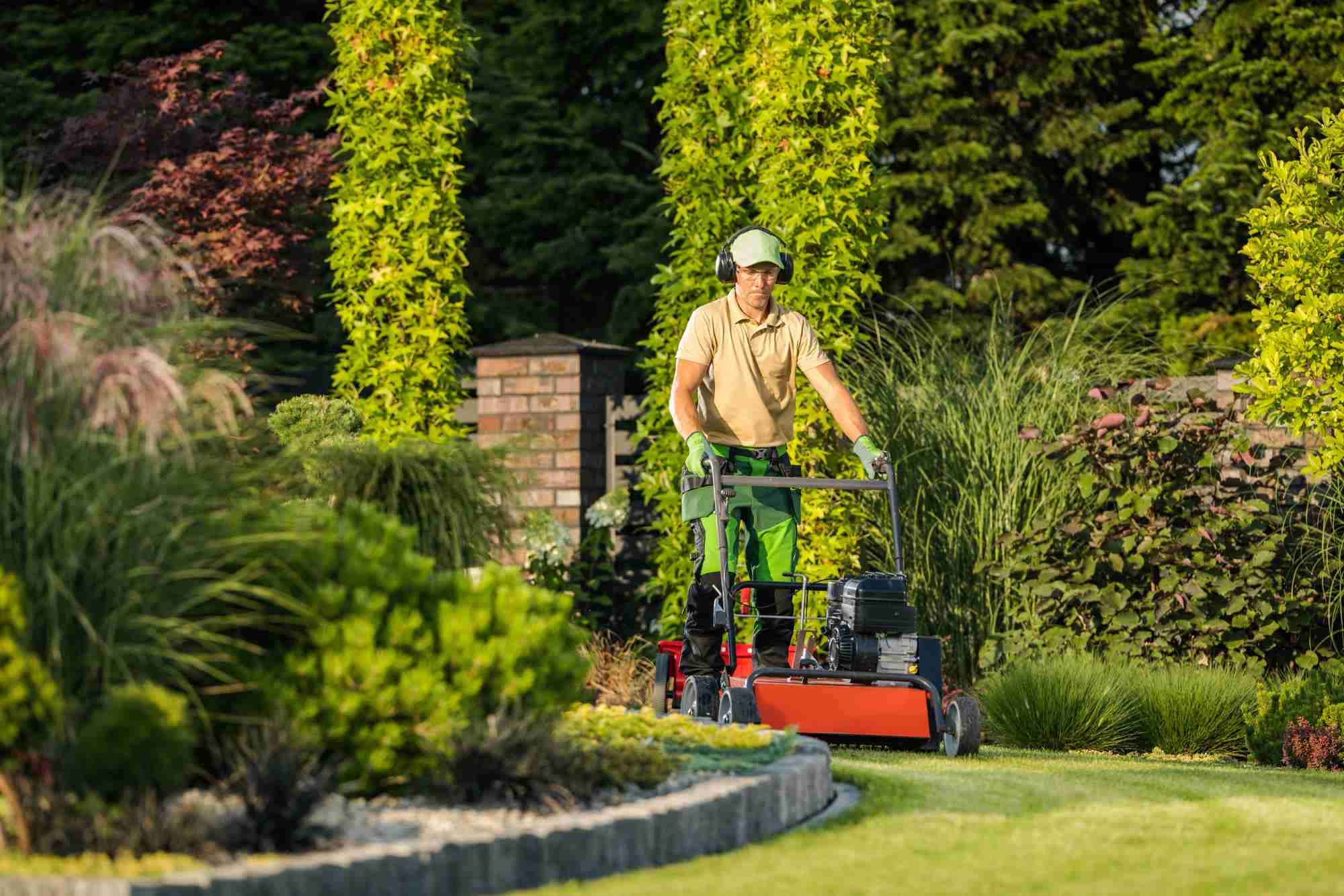 professional lawn maintenance service in Atlanta